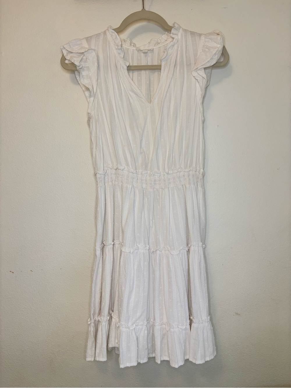 Blu Pepper White Tiered V‑Neck Midi Dress